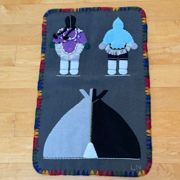 Handmade Inuit Style Felt Mat - Picture 1 of 7